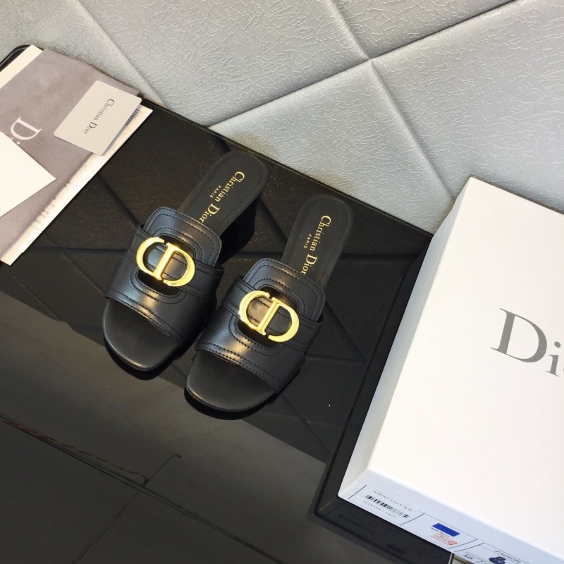 ch**an D*or slippers